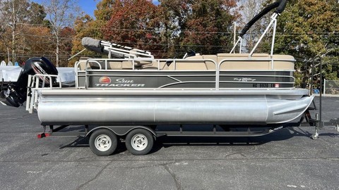 Sun Tracker Party Barge 20 DLX