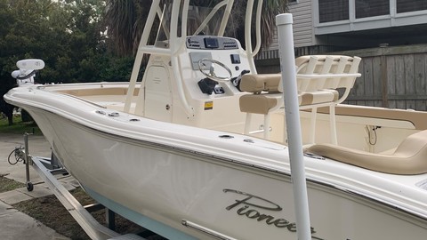 Pioneer 222 sport fish