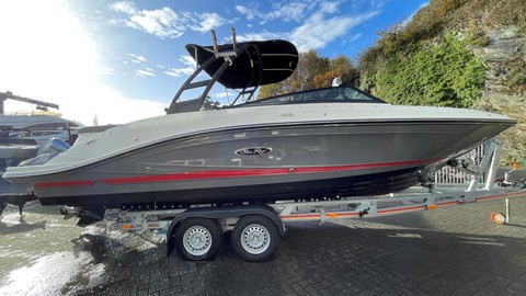 Sea Ray 230 SPX