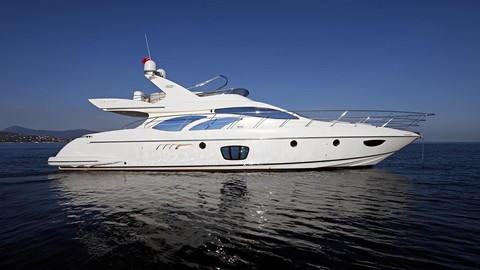 Azimut 62E