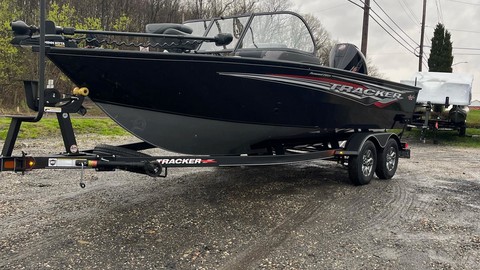 Tracker Targa V-19 WT