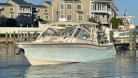 Grady-White Freedom 335