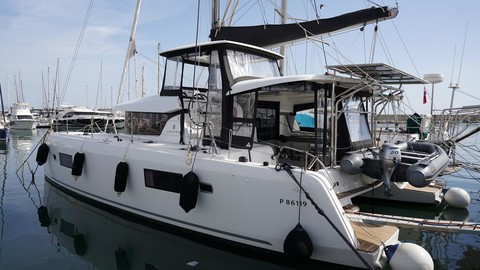 Lagoon 42