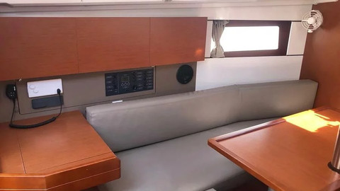 Beneteau Oceanis 35.1