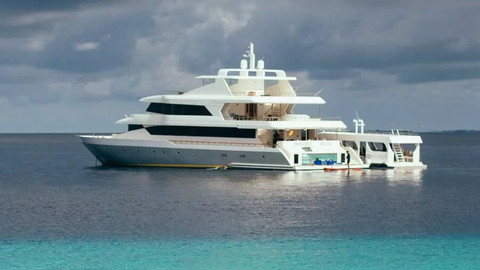 Motor yacht