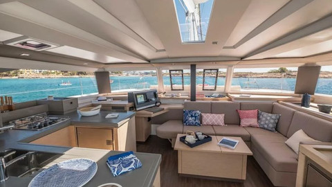 Fountaine Pajot Astréa 42