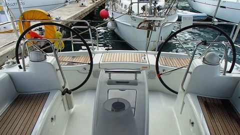 Beneteau Oceanis 43