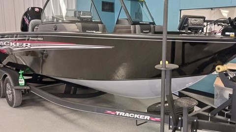 Tracker Targa V-19 WT