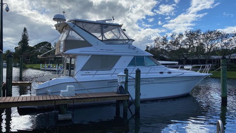 Sea ray 500 db sedan bridge