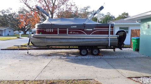 Lowe SS270 Extended Walk Thru