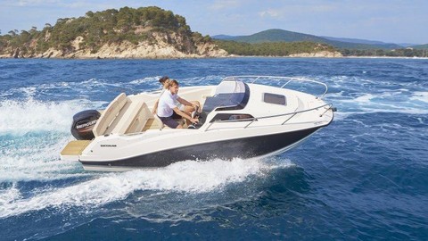 Quicksilver Activ 555 Cabin