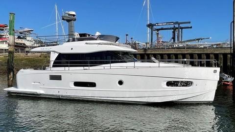 Azimut Magellano 43