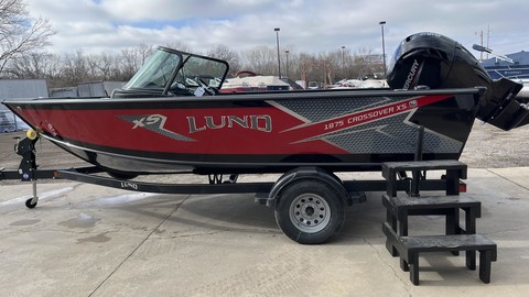 Lund Boats 1875 Crossover XS