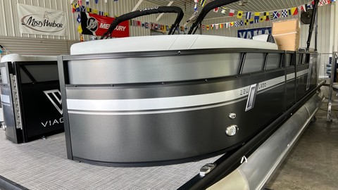 60 x 16 tri-toon passenger vessel