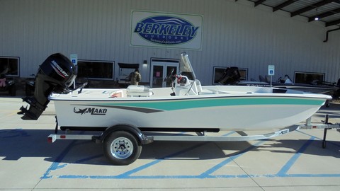 Mako Pro Skiff 17 CC