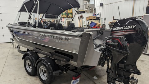 Crestliner 2050 Authority