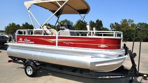 Sun Tracker Bass Buggy 18 DLX