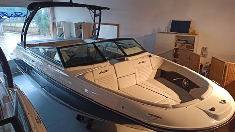 Sea Ray 230 SPX