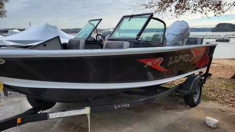 Lund Boats 1875 Crossover XS