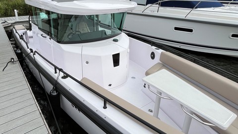 Axopar 28 Cabin