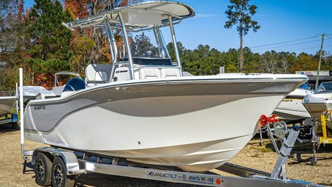 228 Sea Fox Commander