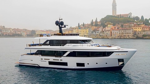 Custom Line Navetta 30