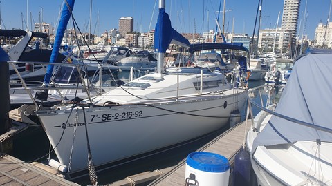 Beneteau First 285