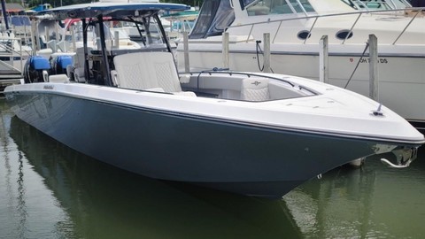 Fountain 38 center console te
