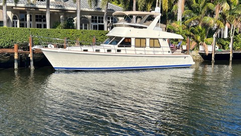 Sea ray 480 sedan bridge