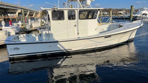 Broward 80 pilot house