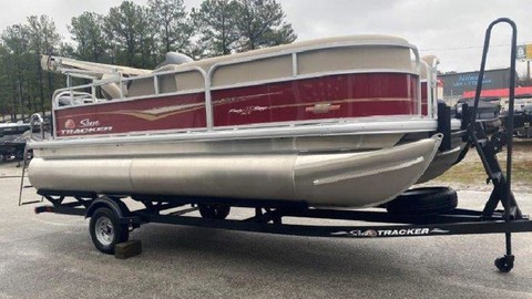 Sun Tracker Party Barge 18 DLX