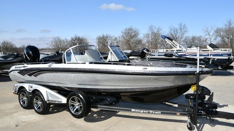 Everglades 230 cc w/ 250 verado