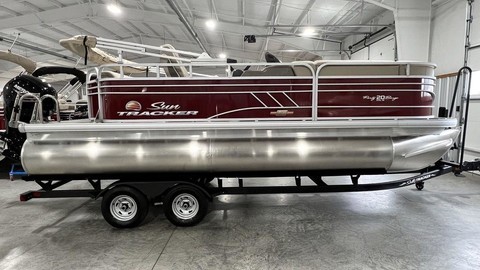Sun Tracker Party Barge 20 DLX