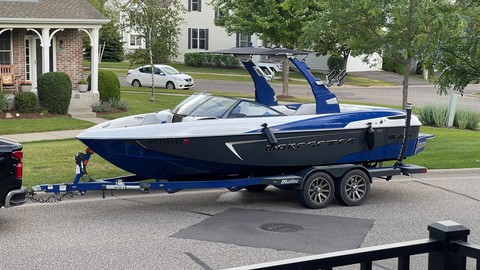 Malibu Wakesetter 23 LSV