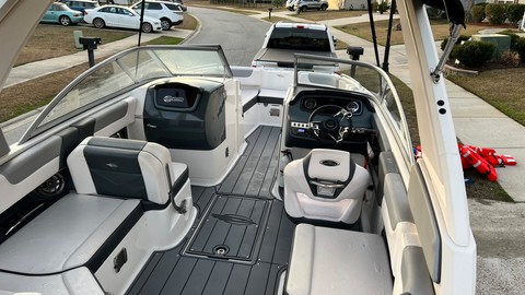 Chaparral 230 SunCoast