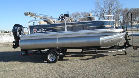 Sun Tracker Bass Buggy 16 DLX ET