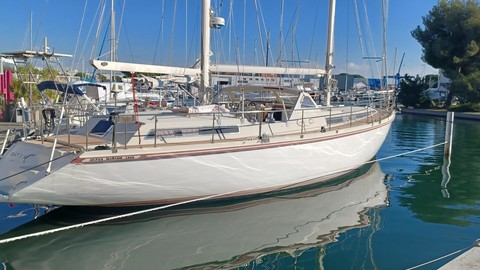 Amel Super Maramu 2000