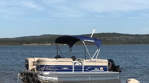 Sun Tracker Party Barge 20 DLX