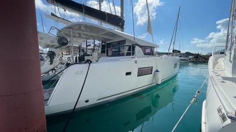 Lagoon 42