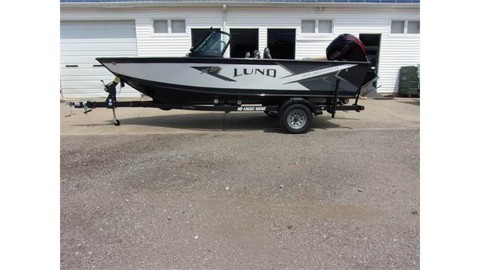 Lund Boats 1875 Crossover XS