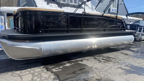 60 x 16 tri-toon passenger vessel