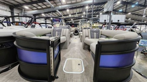 60 x 16 tri-toon passenger vessel