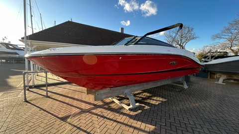 Sea Ray SPX 230