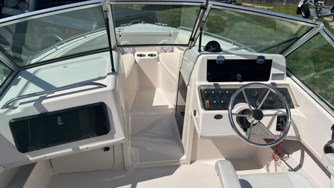 Grady-White Freedom 192