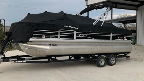 Sun Tracker Fishin Barge 22 DLX