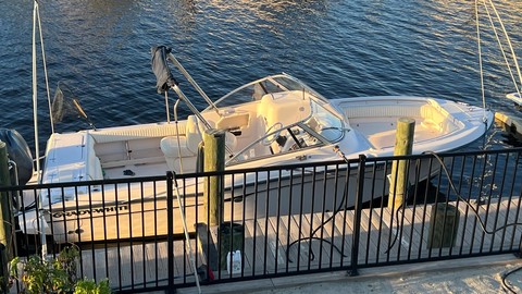 Grady-White Freedom 225