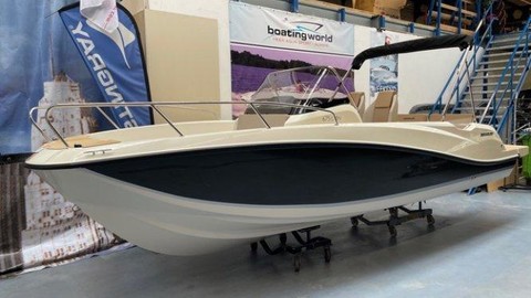 Quicksilver Activ 675 Open