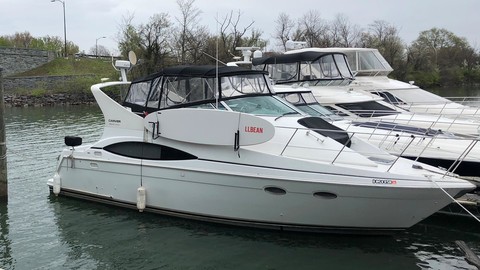 Carver 36 Mariner