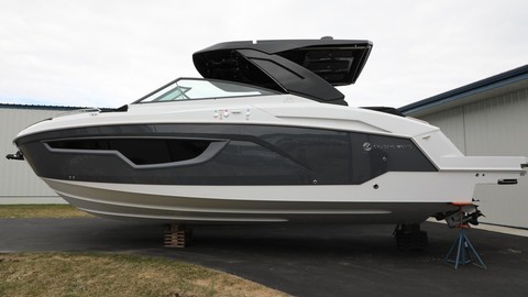Cruisers Yachts Intercruiser 34