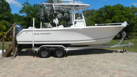 Sea Ray hunt ultra 211